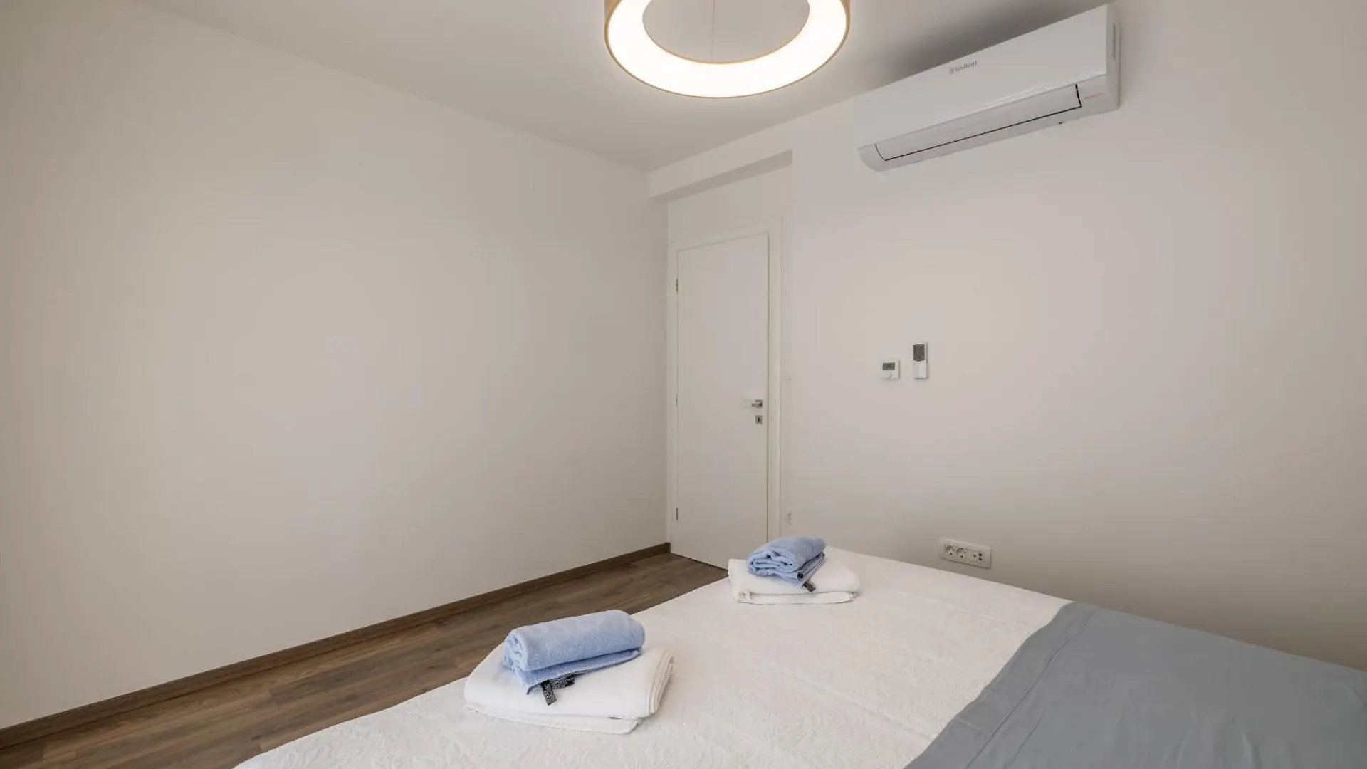 Spacious Apartment Anita - With Private 80M2 Yard Kastela Croatia